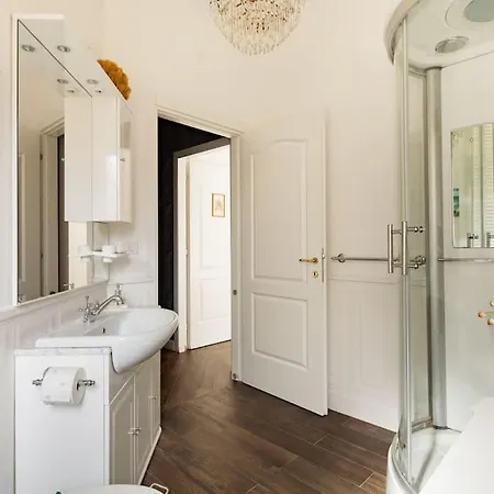 Bologna Luxe Haven Apartament *